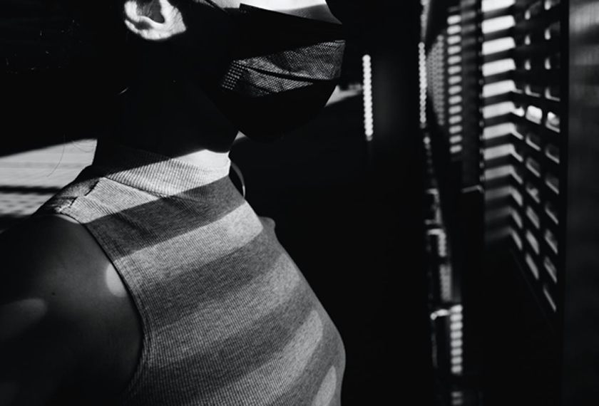 Kuarantin bermakna anda tinggal di rumah dan mengehadkan interaksi dengan dunia luar.