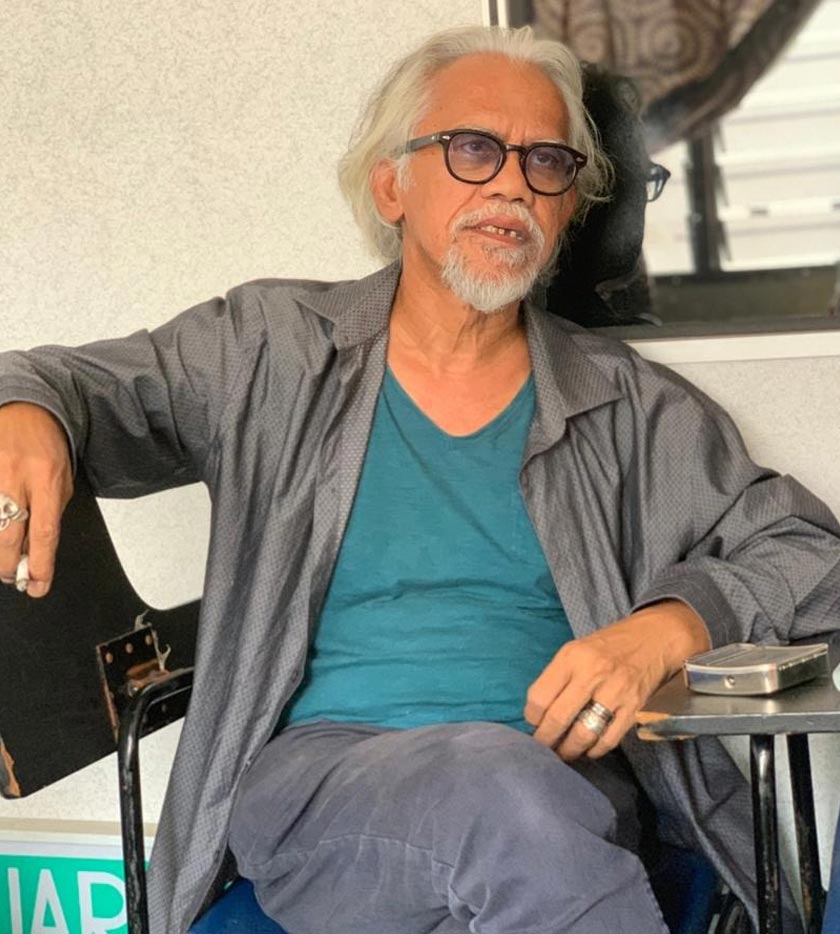 U-Wei turut menghabiskan waktu membaca Bad Blood (Secrets and Lies in a Silicon Valley Startup) karya John Carreyrou dan Monolog Kecil karya Sasterawan Negara, Datuk Baha Zain.