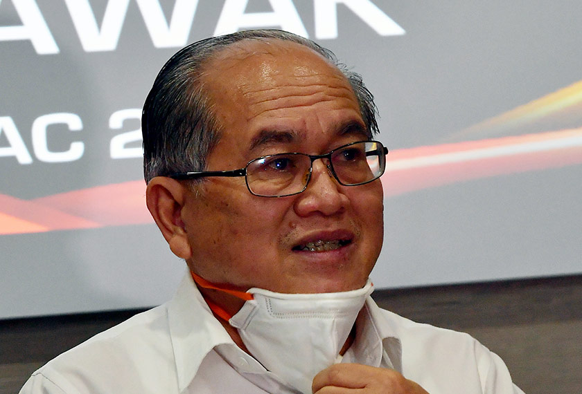 Timbalan Ketua Menteri Sarawak, Datuk Amar Douglas Uggah Embas