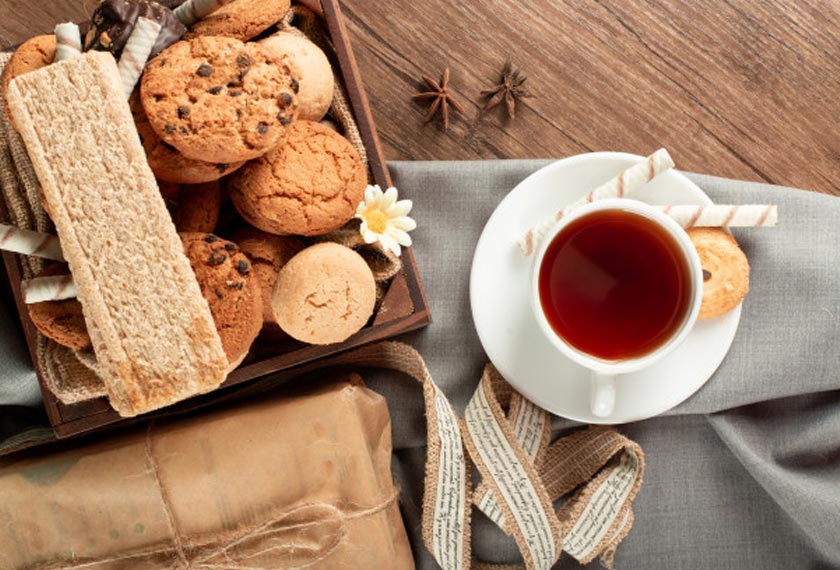 Protein, lemak dan karbohidrat yang terdapat dalam biskut juga memenuhi keperluan pemakanan semasa puasa
