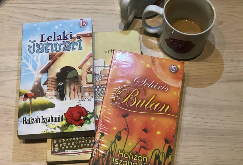 Novel Sehiris Bulan (2011) dan Lelaki Januari (2014) karya Hafizah Iszahanid. - Gambar Hafizah Iszahanid