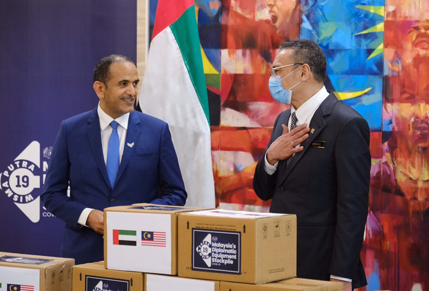 Selain menyumbangkan peralatan perubatan melalui MDES, Kerajaan UAE turut bermurah hati menyumbangkan pelbagai lagi bentuk peralatan perubatan kepada Kerajaan Malaysia. - Foto Pejabat Menteri Luar