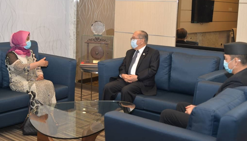 Pengiran Kritini ketika kunjungan hormat di Wisma Bapa Malaysia, Petrajaya di Kuching pada Rabu. -Gambar UKAS