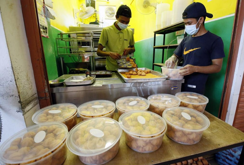 Jualan baulu turut terjejas akibat pandemik COVID-19.