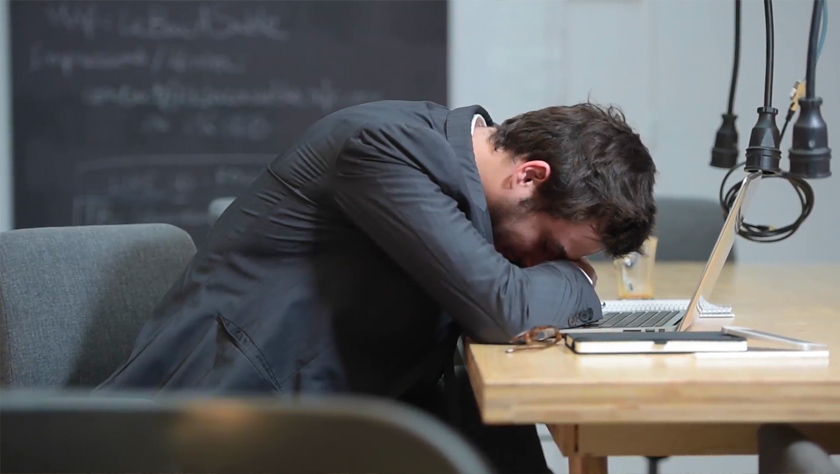 Laraskan jadual anda dengan betul supaya mendapat tidur dan rehat yang cukup. - es.videoblocks.com