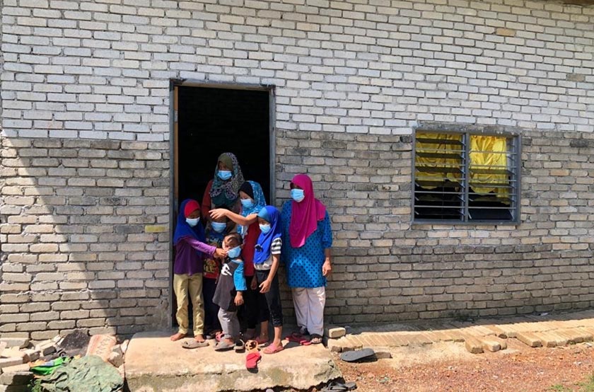 Kehidupan keluarga ini menjadi lebih sukar selepas Che Nolia tidak dapat bekerja seperti biasa sejak PKP dilaksanakan Mac lalu.