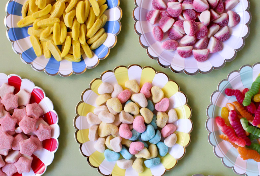 Ia sering dilakukan pada hari-hari terakhir Ramadan dan kebiasaannya kanak-kanak akan mengunjungi warga emas semasa sambutan ini.