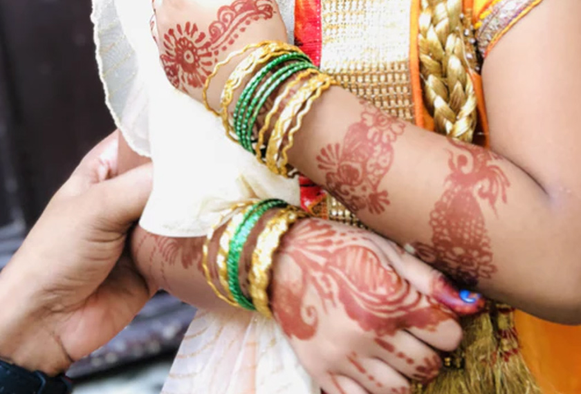 Di India pula, perayaan Aidilfitri yang dikenali sebagai ‘Chaand Raat’ yang bermaksud ‘malam anak bulan’ kebiasaannya akan disambut pada malam raya.