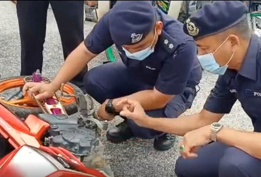 Antara kesalahan yang dikenal pasti mengikut Seksyen 64 Akta Pengangkutan Jalan 1987 ialah mengubah suai motosikal secara berlebihan. Foto Astro AWANI