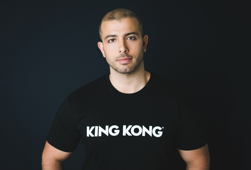  Sabri kelahiran Sydney memulakan bisnes pada 2014 dengan menyediakan platform urusniaga pemasaran digital khusus buat peniaga Perusahaan Kecil Sederhana (PKS). 