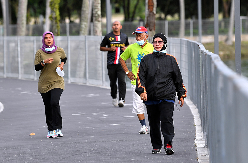 Maintaining a healthy and active lifestyle can help prevent Diabetes – foto BERNAMA