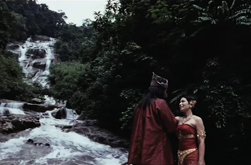 Babak romantis dua teraju utama PGL berlatar belakang air terjun