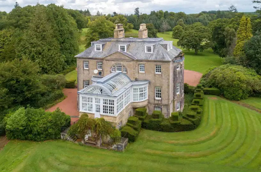 Rumah agam Tony Fernandes di Ayrshire, Scotland yang bernilai 2.5 juta Pound (RM13.55 juta). - Gambar SAVILLS