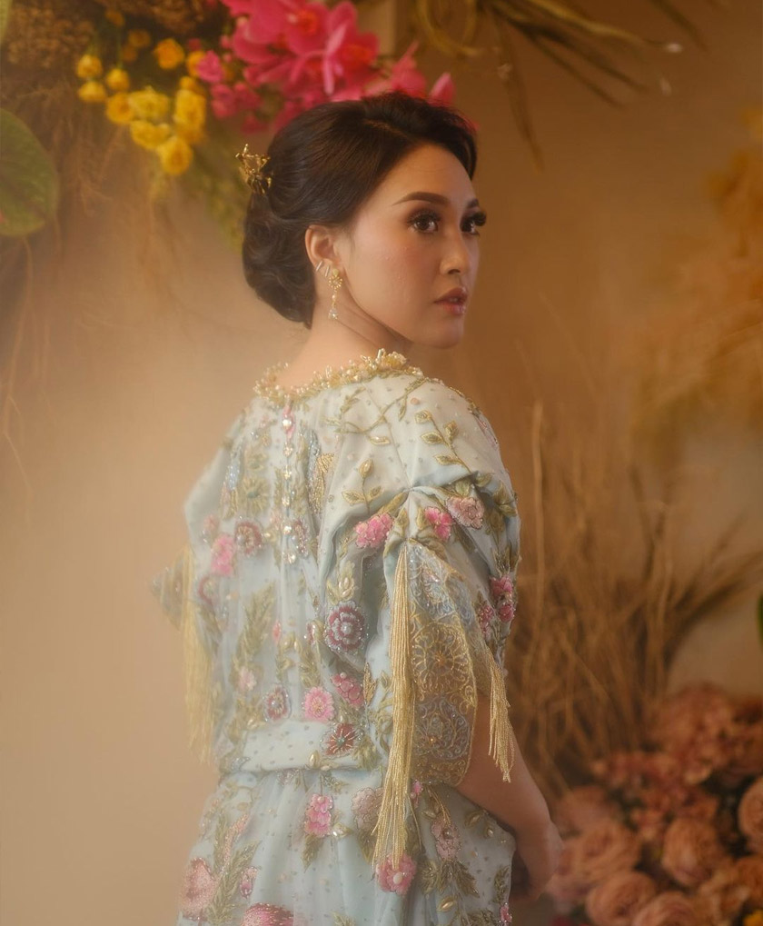  Kejelitaan Afifah Qamariah menjadi sebutan masyarakat. - Gambar Instagram HETTY KOES ENDANG