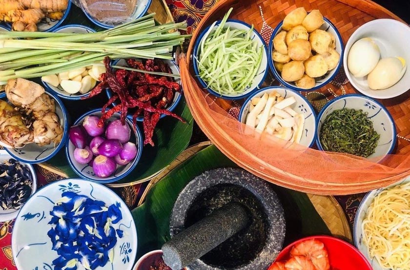 Antara bahan-bahan yang digunakan untuk memasak Laksa Lemak, menu popular masyarakat Peranakan