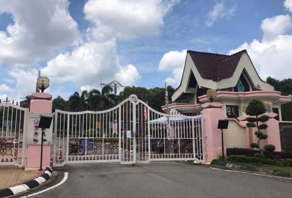 https://media.astroawani.com/awani/media/article/2020/Oct/01/51601539287_AdunMelaka.jpg