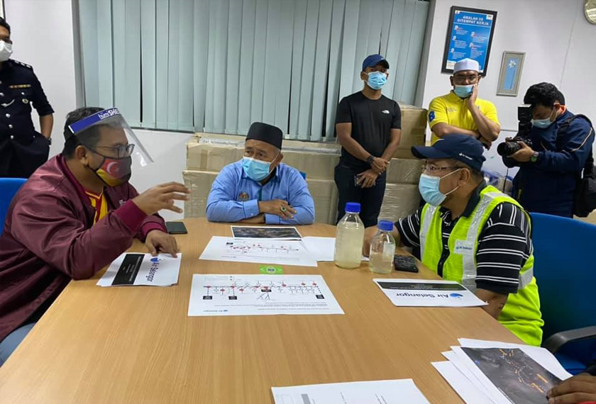 Menteri Alam Sekitar dan Sumber Air, Datuk Seri Tuan Ibrahim Tuan Man turut melawat loji tersebut.