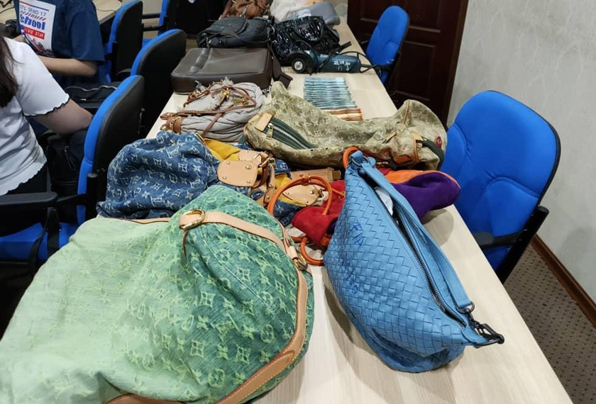 Antara barangan yang dirampas daripada suspek.