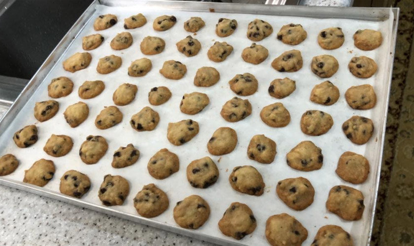 Proses membuat biskut menjadi rutin harian Natasha ketika PKPB dilaksanakan. Gambar: Natasha Roslan