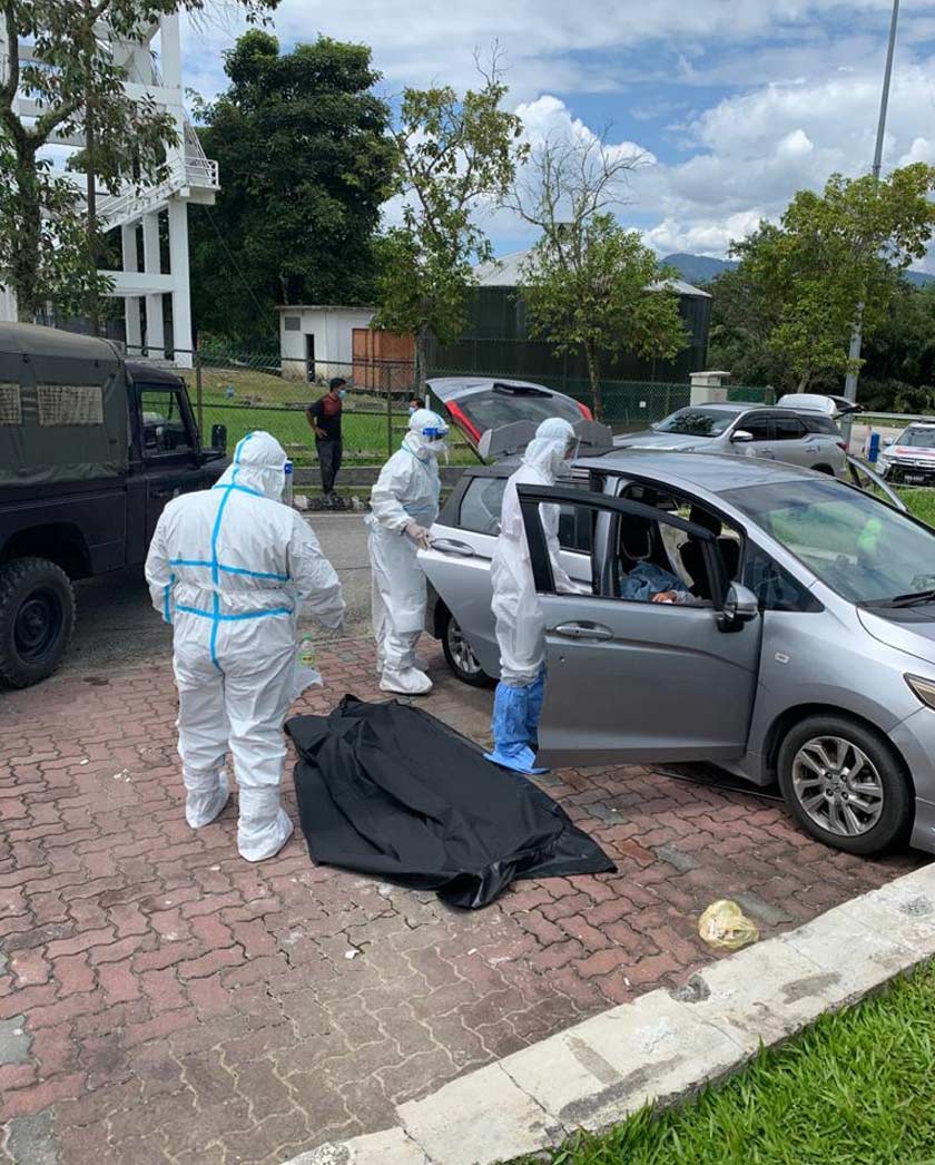 Mangsa yang dikenali sebagai Ng Kar Weng, 26 tahun, disahkan maut di tempat kejadian. - Foto PDRM