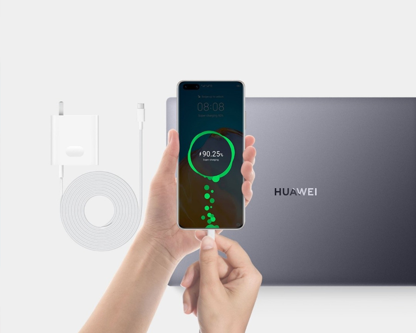 Bateri berkapasiti hingga 56 Wh digabungkan dengan teknologi penjimatan kuasa pintar Huawei dapat digunakan selama 2.5 jam setelah pengisian cepat 15 minit. – Gambar Huawei
