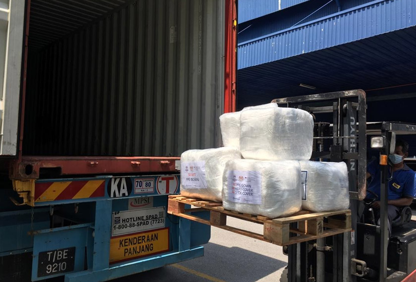 ni kali pertama Briged Negaraku menyalurkan sumbangan PPE ke Sabah kerana sebelum ini mereka banyak membantu petugas barisan hadapan di Semenanjung Malaysia.