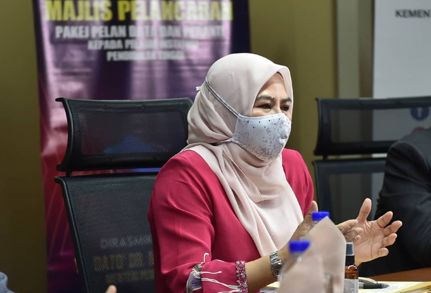 Datuk Dr Noraini Ahmad memberitahu KPT akan menyalurkan bantuan tunai RM50 kepada 76,153 orang pelajar baharu Universiti Awam (UA) bagi sesi akademik 2020/2021