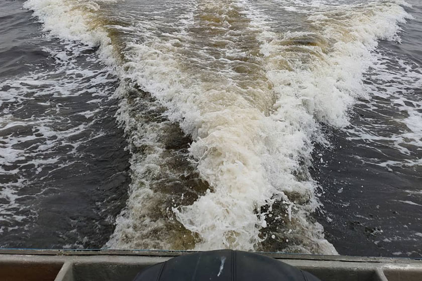 Foto menunjukkan keadaan air yang keruh, diambil pada 17 Ogos, 2020. Foto ihsan Pejabat Perikanan Johor