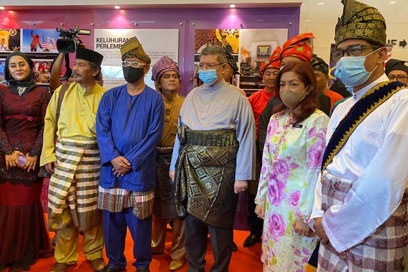 Persembahan seni pertahan diri silat semasa pelancaran program Tanjak Merdeka, pada Jumaat. - Foto Astro AWANI