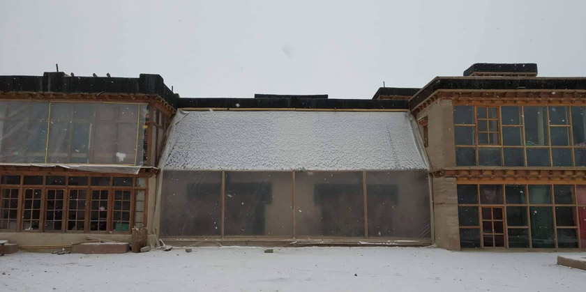 Wangchuk ada membina sekolah seperti itu. Dia adalah pengasas Student Educational and Cultural Movement (SECMOL) yang disahkan pendaftarannya pada 1988, hasil usaha beberapa pelajarnya.