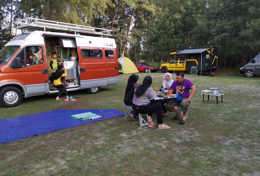 Aktiviti perkhemahan campervan semakin digemari di Malaysia.