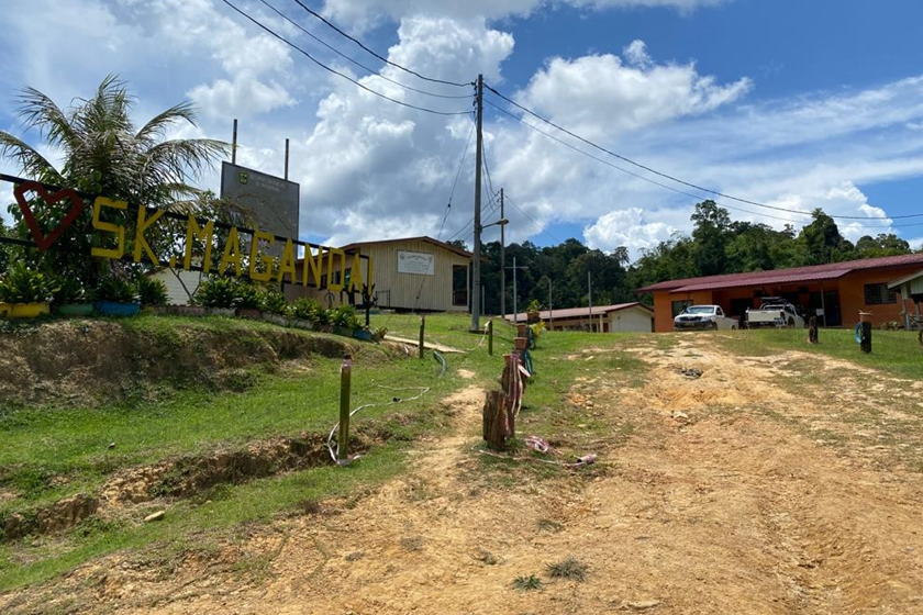 Ini merupakan jalan masuk ke SK Magandai, Kota Marudu.