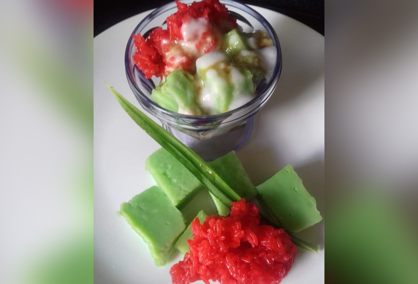 Kuih Lompat Tikam sedap dinikmati semasa minum petang. Walaupun namanya mungkin