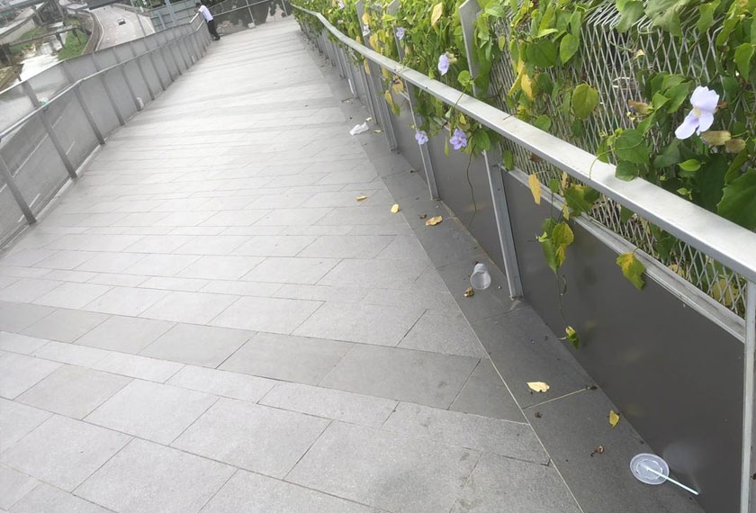 Ini pemandangan biasa buat Rudy Irwan ketika berjalan mengelilingi Kuala Lumpur.