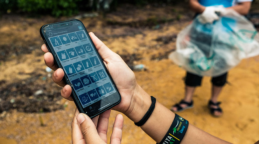 Aplikasi Clean Swell yang digunakan untuk merekod jenis sampah yang dikutip bagi memudahkan proses pengurusan sisa buangan.