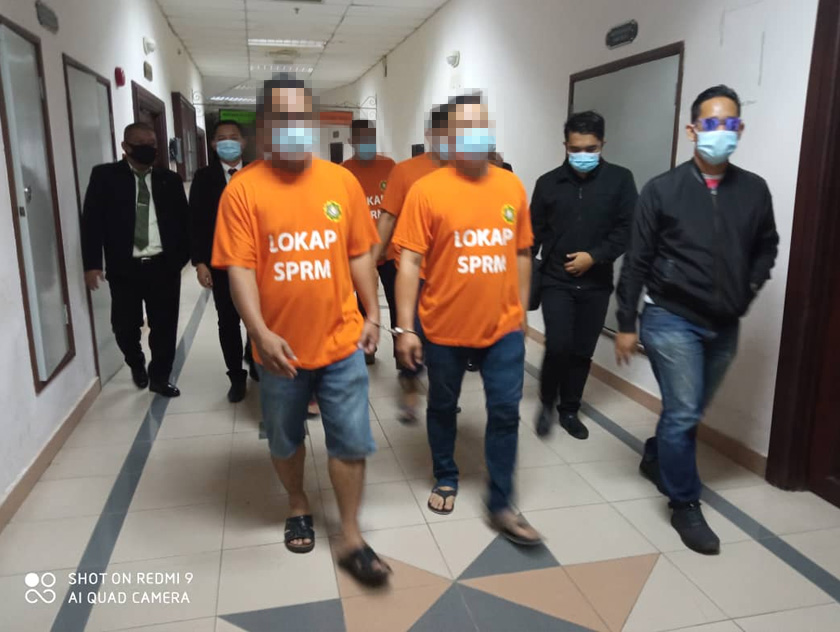 esemua suspek berusia antara 35 hingga 51 tahun itu direman selama lima hari bermula Sabtu