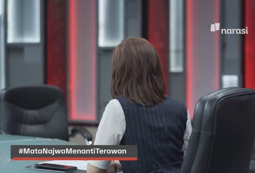 Ketika menemu bual kerusi kosong itu, Najwa secara sinis mengatakan menteri kesihatan Indonesia merupakan yang paling low profile dalam menangani pandemik COVID-19.