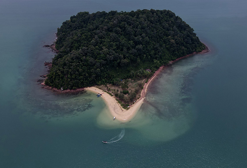 Pulau kecil yang berpotensi besar. - Bernama