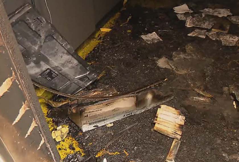 Keadaan di dalam sebuah pusat vaksin yang dibakar dipercayai oleh seorang lelaki. - Foto APTV