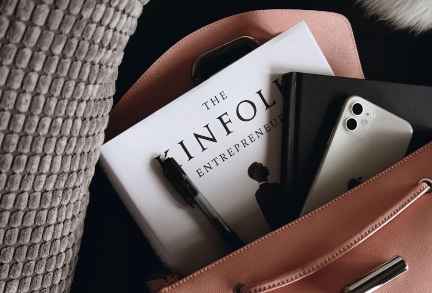 Isikan masa anda menunggu sehingga sampai ke stesen destinasi yang dituju dengan bahan bacaan bermanfaat.