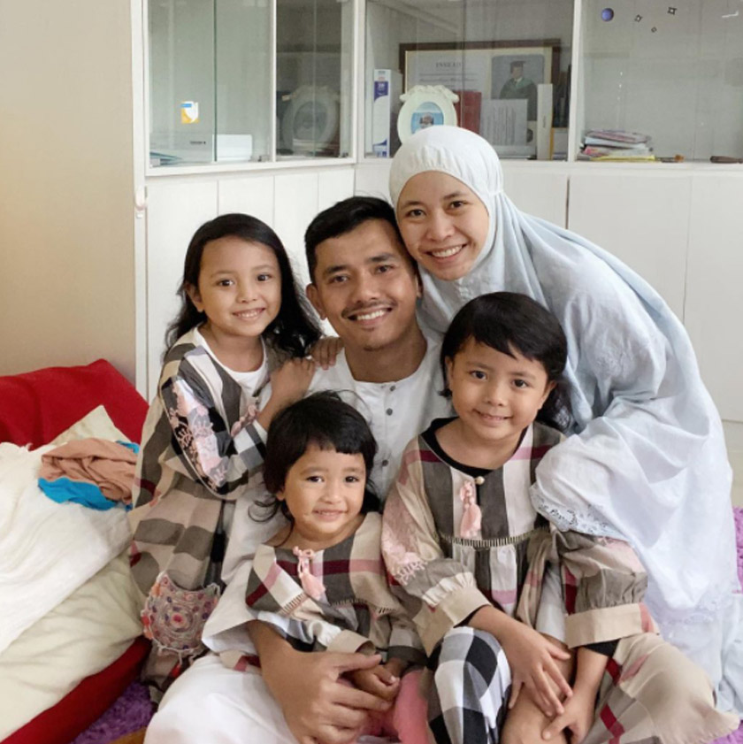 Keluarga kecil Dr Aniah Azmi dan Tuan Addaem