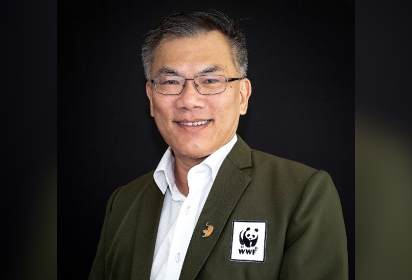 Pengarah Pemuliharaan WWF-Malaysia, Dr Henry Chan menyeru usaha berterusan daripada semua pihak untuk menjamin masa depan populasi orang utan Borneo di hutan kita. - Rahana Husin / WWF-Malaysia 