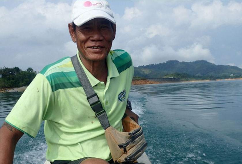 Tuai rumah Manggat Meringian ialah peneraju dan perintis dalam kerja pemuliharaan orang utan di Ulu Sungai Menyang. - WWF-Malaysia