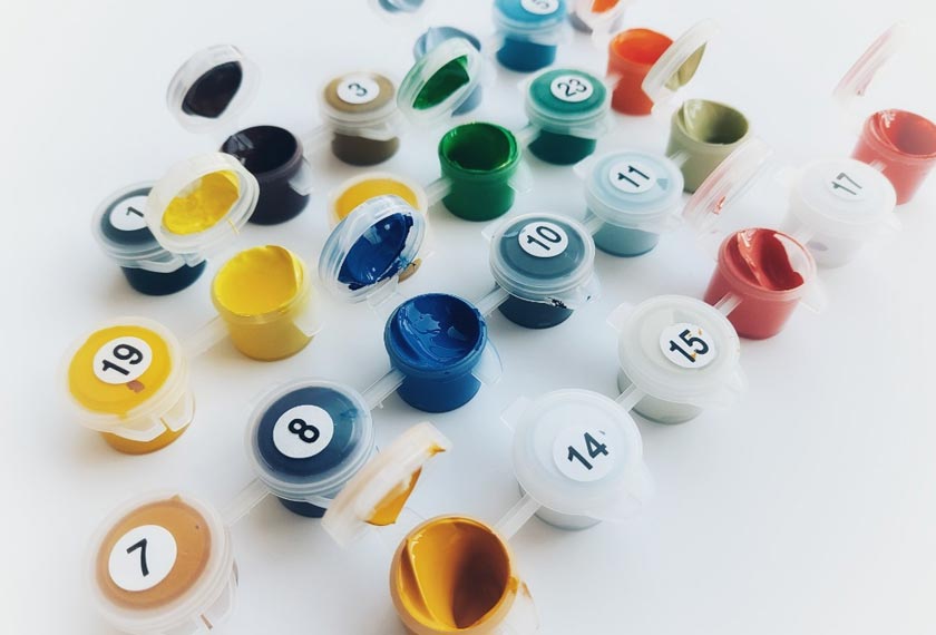 Dapatkan hasil lukisan seperti artis profesional dengan kanvas bernombor.