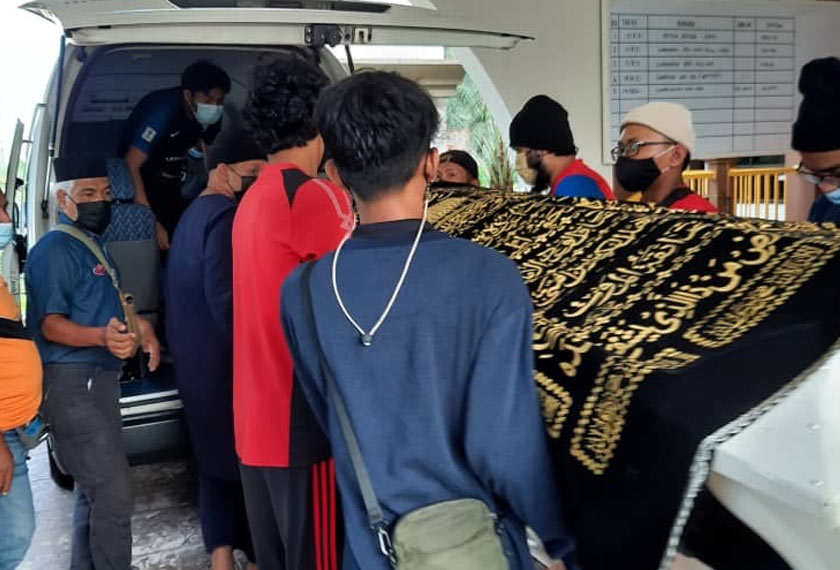 Jenazah Allahyarham Mimi Loma dikebumikan di Tanah Perkuburan Islam Raudhatul Sakinah, Batu Caves, pada pukul 11 pagi ini. - Gambar Persatuan Kebajikan Artis Veteran Malaysia