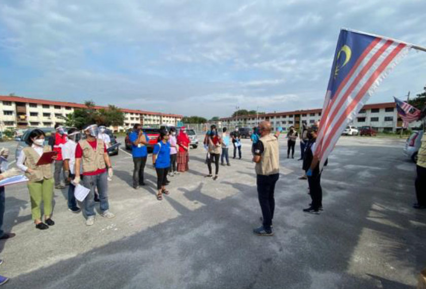 Briefing a Team of Volunteers from various organizations to do a vaccination survey in 8 blocks of low-cost apartments in Taming Jaya, Balakong