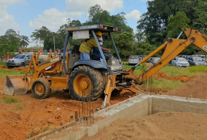 Majlis pecah tanah pusat penyembelihan berstatus halal di Marang. - Foto Astro AWANI