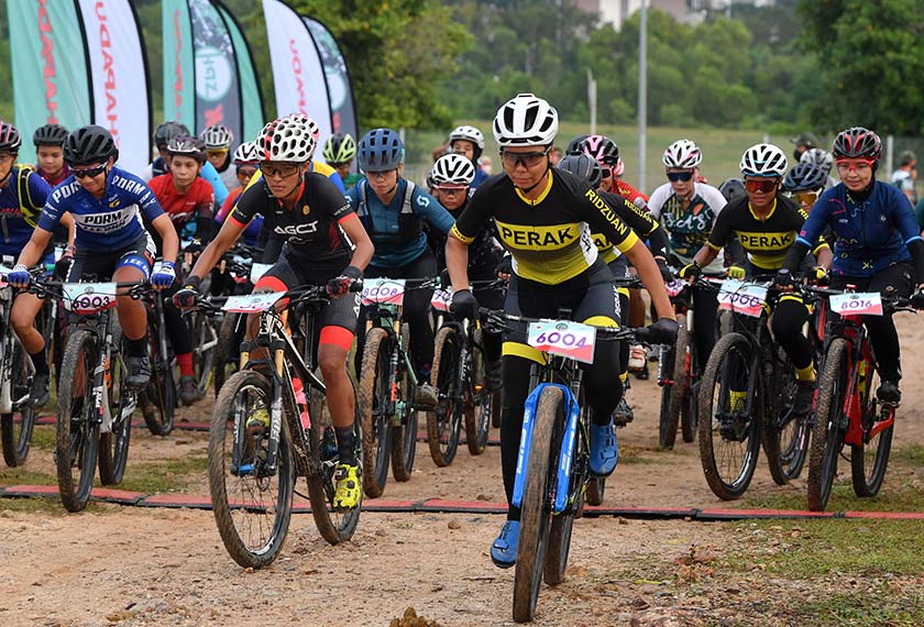 Sebahagian peserta yang mengambil bahagian pada Program Kayuhlasak Shapadu-KBS Putrajaya 2021 hari ini. --fotoBERNAMA