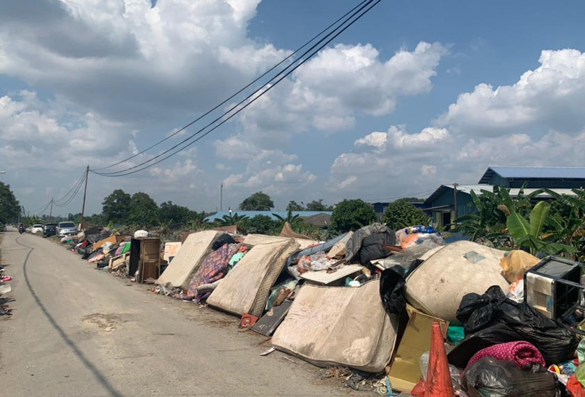 Penduduk berharap operasi memungut sampah di Lorong Ikan Keli 4 dan kawasan sekitar dapat dipergiatkan. - Foto Astro AWANI