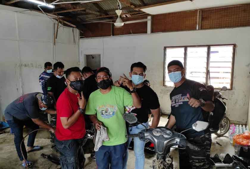 Mereka hadir kerana sifat perikemanusiaan, mahu membantu penduduk yang sekarang berdepan situasi sukar. - Foto Astro AWANI